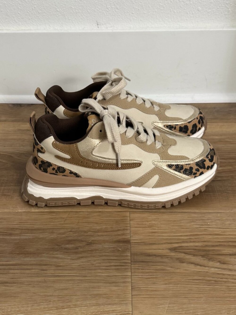 NEW Blowfish Malibu Leo Retro Sneakers – Leopard Print 🐆